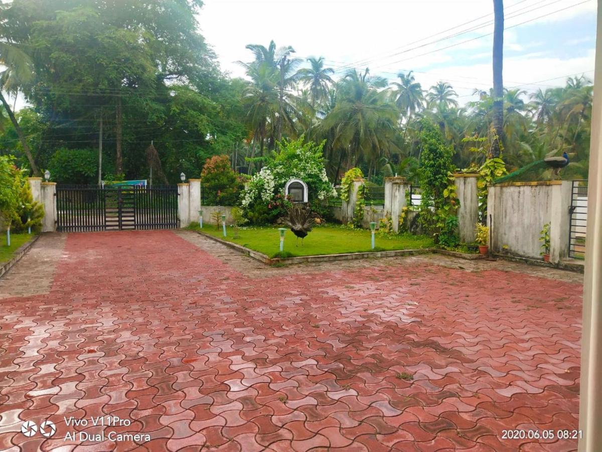 His Grace Holiday Home - Nr To Malpe Beach Udupi Esterno foto